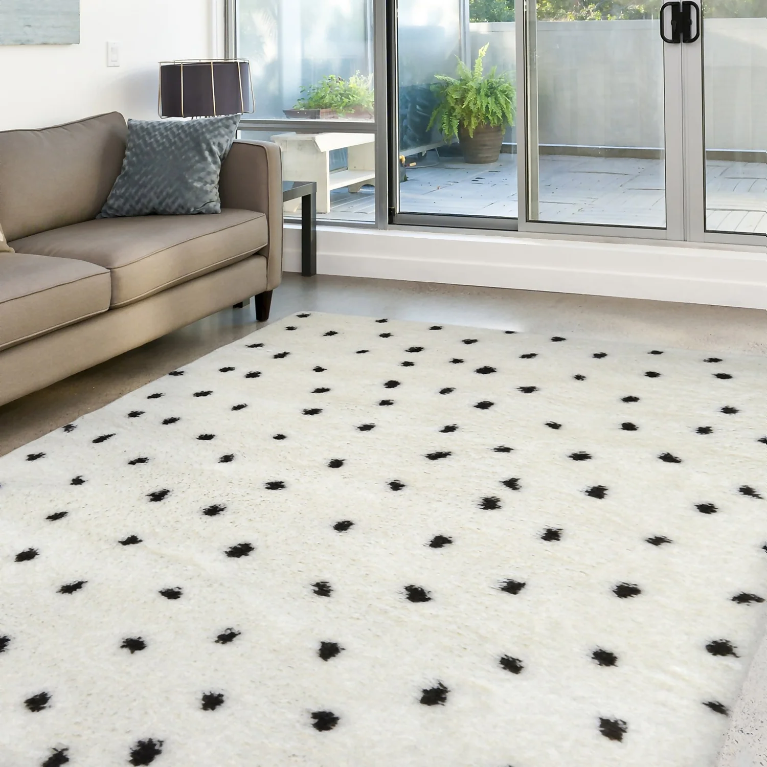 Snug Spotty Rug - Monochrome - 120x170cm - Image 2