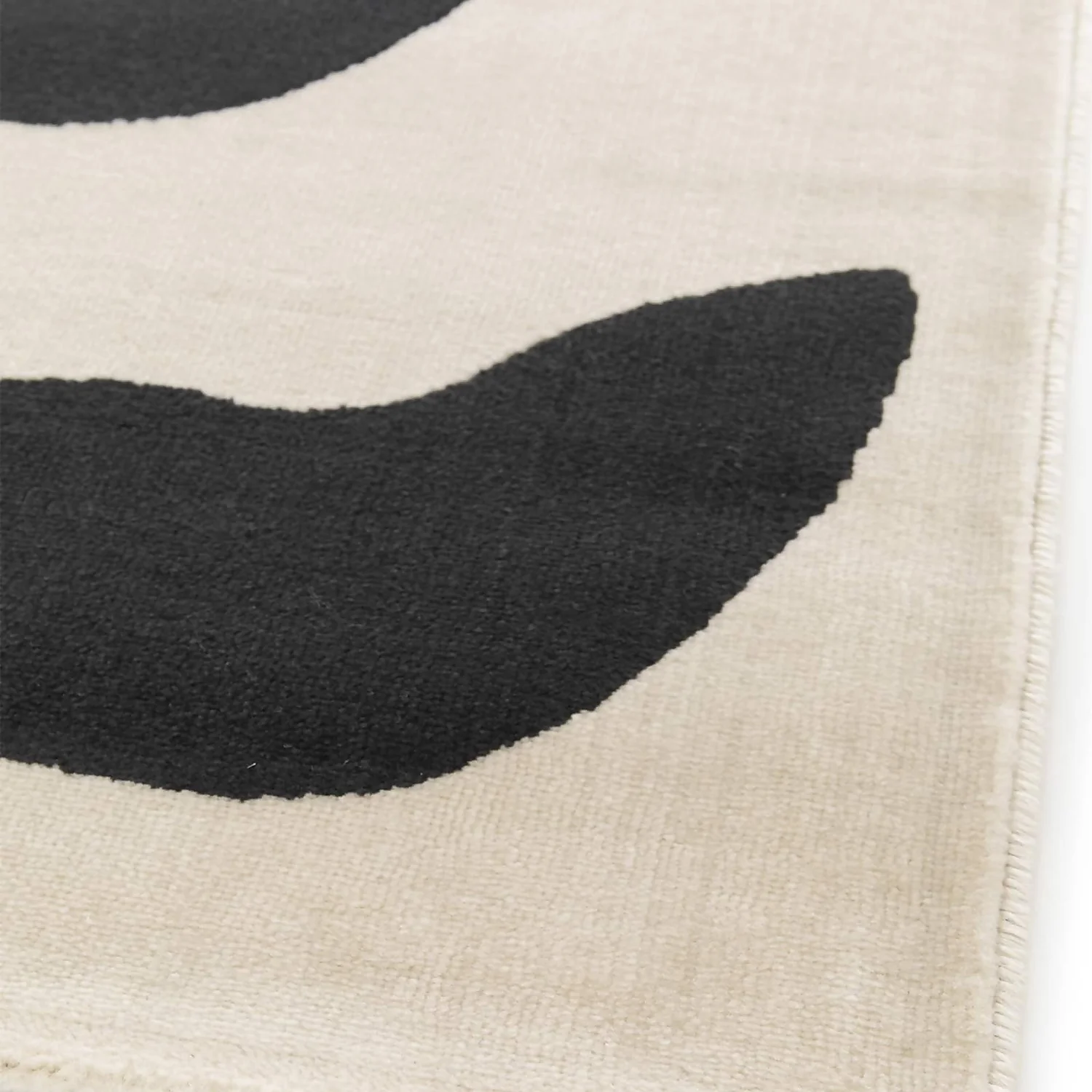 Leaf Rug - Monochrome - 120x170cm - Image 4